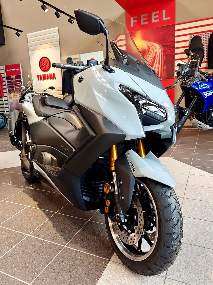 Yamaha_T-MAX_2025.jpg