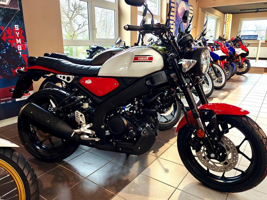 Yamaha XSR 125 Weiß.jpg