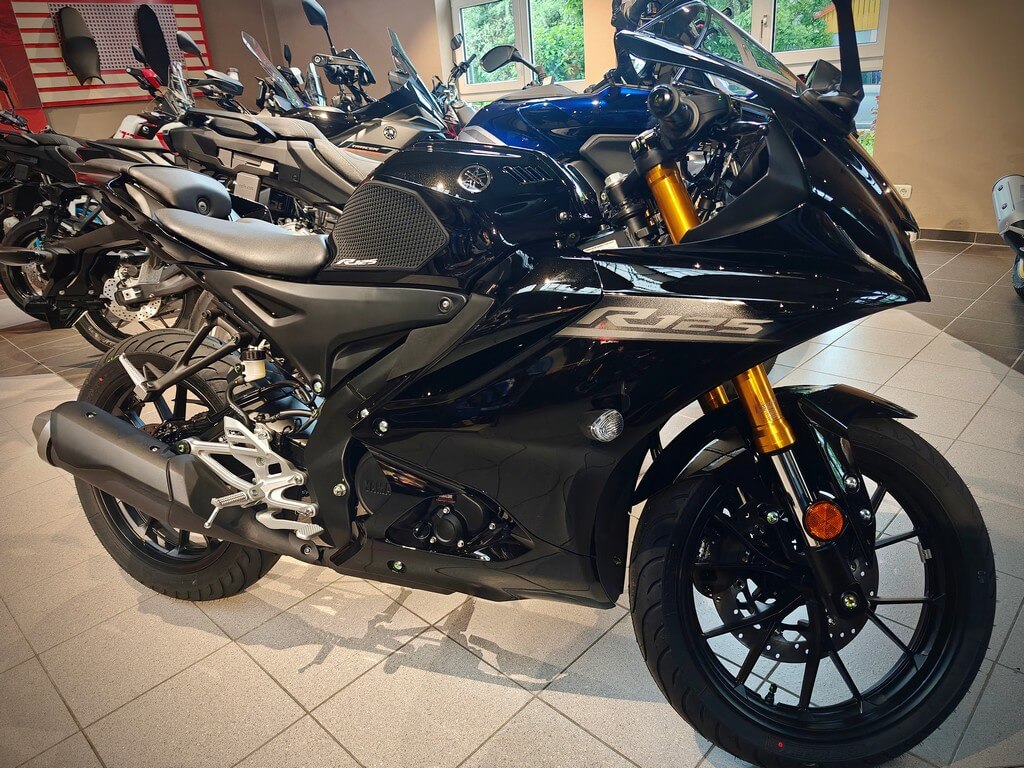 Yamaha R-125 2026.jpg