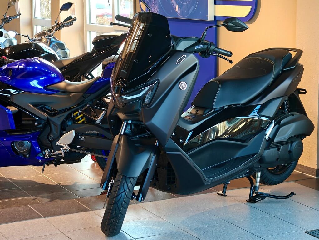 Yamaha NMAX125 TechMax Black.jpg