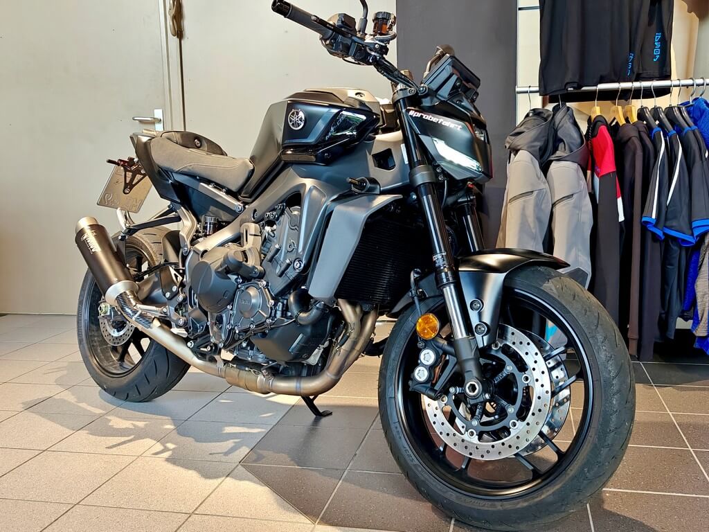 Yamaha MT-09 Y-AMT.jpg